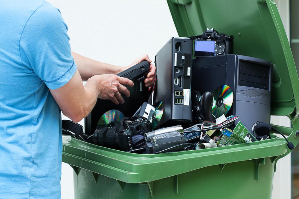 Environmental Impact Of E-Waste Recycling And The Challenges Involved Image - AGR