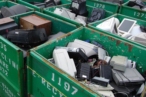 Dispose of Old Computers Right Image - AGR